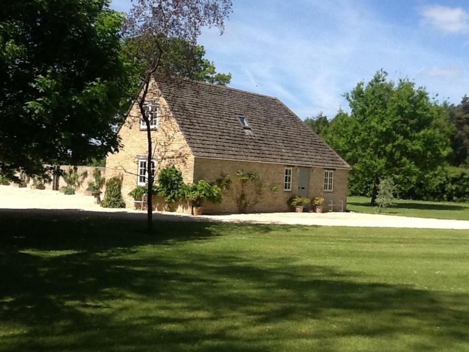 Gardeners Cottage Crudwell Esterno foto