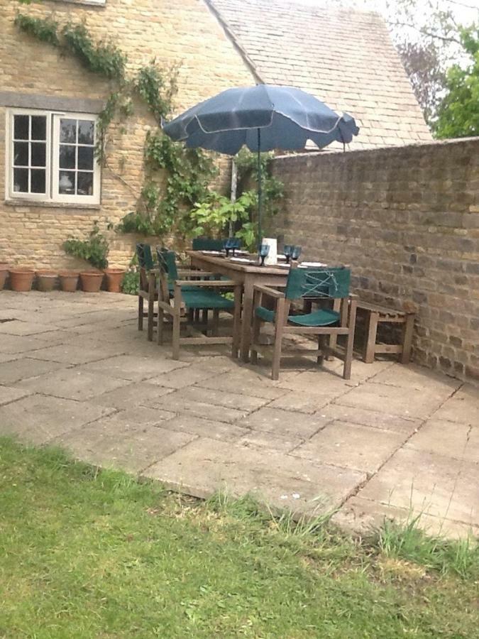 Gardeners Cottage Crudwell Esterno foto